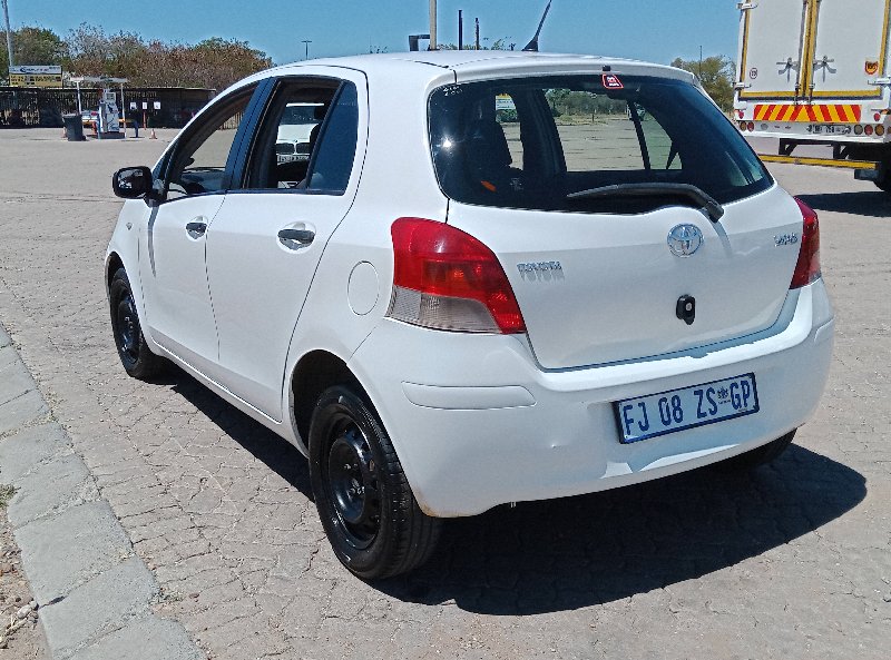 2010 Toyota Yaris T1 — 